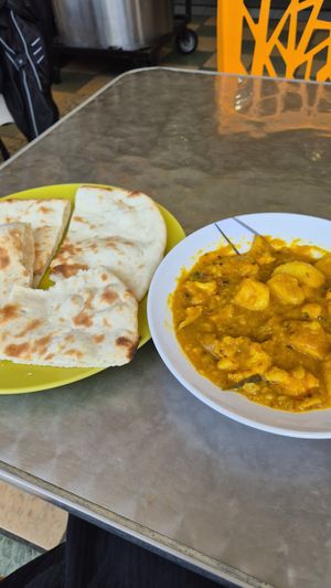 Also Gobi and plain naan at Sri Brinchang in Tanah Rata