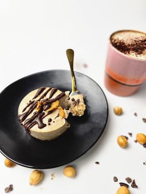 rawcake salty caramel - ready to eat at gesund & süß in Cologne