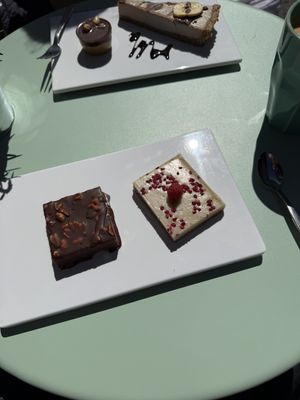 Raspberry cake and peanut chocolate cake  at gesund & süß in Cologne