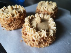 Hazelino's (hazelnoot schuimgebak) at Van Die Vegans in Hilversum