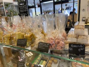 The beterkoek is nice and not too greasy. The raspberry weespermoppen (75 gram) are decent, but a bit hard on the outside and too sweet. at Van Die Vegans in Hilversum