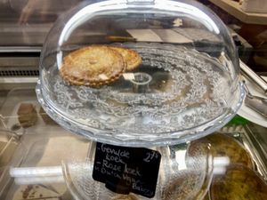 Gevulde koek by Dutch Vegan Bakery  at Van Die Vegans in Hilversum