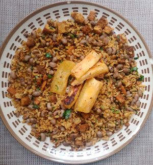 Baião de dois (+ salada de alface, cenoura, repolho e molho) at Espaço VHMOR in Sao Paulo