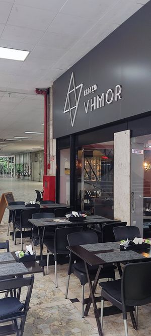 Fachada, está en una galería y vale la pena, me gustó mucho. at Espaço VHMOR in Sao Paulo