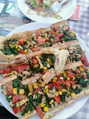 Vegan Pide at Zümrüt Pide Salonu in Kusadasi