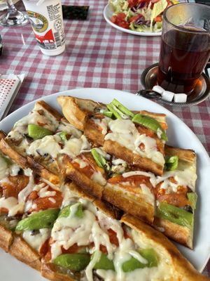 Vegetarian pide   at Zümrüt Pide Salonu in Kusadasi