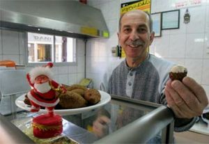 Friendly service with free samples at Falafel Hazkenim Nadjala in Haifa