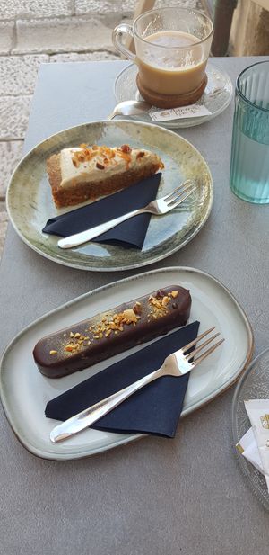 Raw carrot cake and Ganache at Aurora Sweets in Korcula