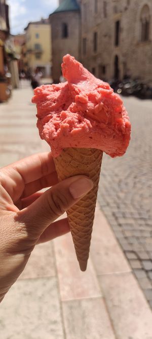 Strawberry, 2.20€ at Gelatomania in Trento