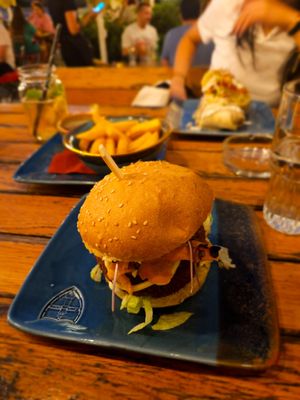 vegan burger at King's Caffe in Rijeka