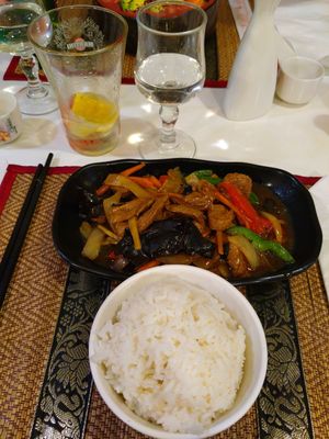 Seitan aux champignons noir at Yamato 356 in Marseille