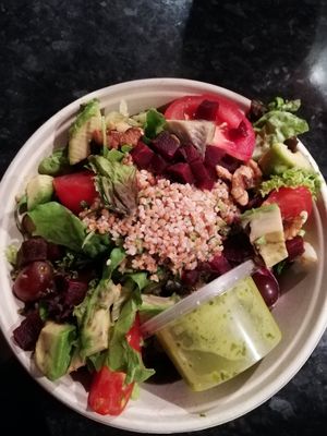 AvocadoSalat at Dean & David - Altona in Hamburg