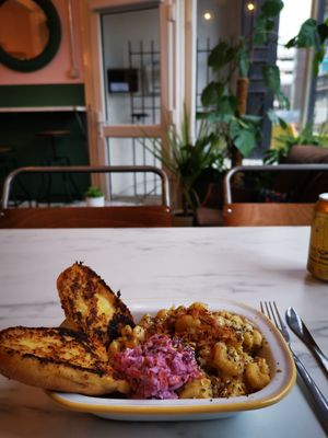 Mac n Cheeze at Monstera Canteen in Luton