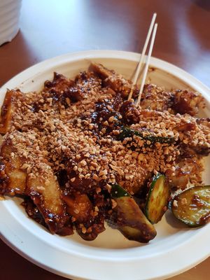Traditional rojak at Ngoh Herbal Soup 娥妈养生药材素汤 in Central Singapore