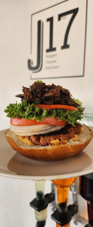  at Hativonit J17 in Tel Aviv