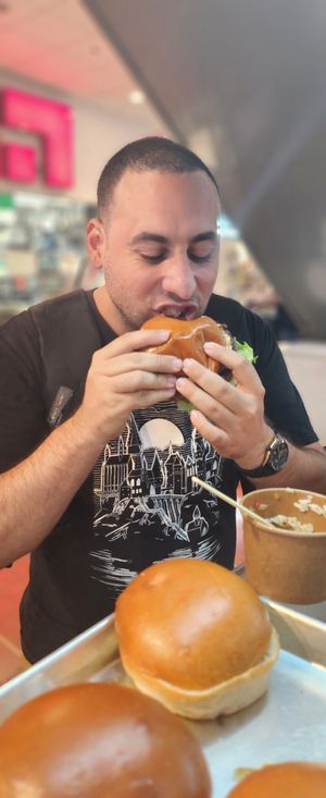  at Hativonit J17 in Tel Aviv