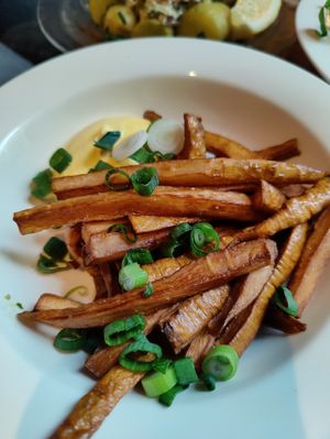 Parsnip fries with lemon dip at Harju 8 in Helsinki