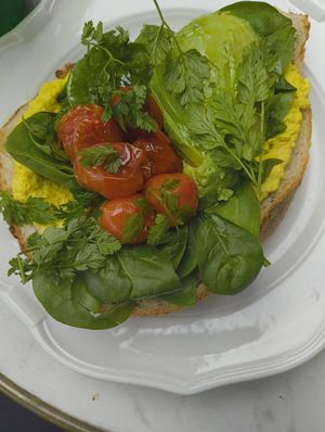 Avocado toast with tofuskagen at Harju 8 in Helsinki