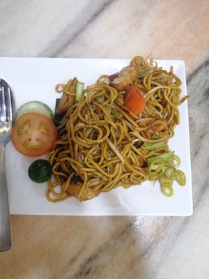Mee goreng at Metta Cafe in East Singapore