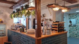  at Avocado in Obidos