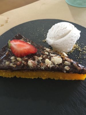 Gluten free carrot x chocolate cake with vegan ice cream was totally delicious.  at Avocado in Obidos