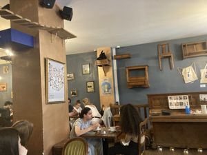 Frans kattencafe   at Le Cafe des Chats in Paris