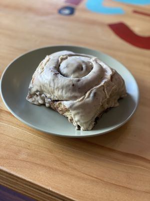Matcha cinnamon rollls  at SweetArt in St Louis