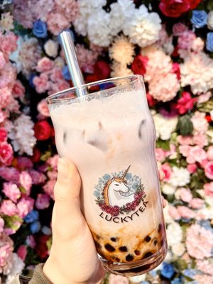 Sweet potato soy milk bubble tea 😃 at Lucky Tea in Seoul