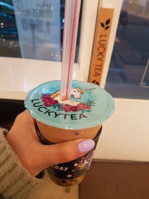 sweet potato bubble tea  at Lucky Tea in Seoul