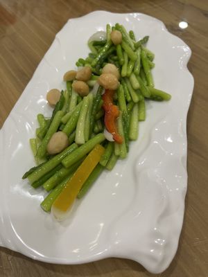 Asparagus with macadamia nut  at Dar Soo Vegetarian 大素無方 in Kuala Lumpur