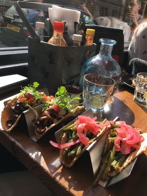 Taco de Hongos and the Taco de Habas made vegan at El Cartel in Edinburgh