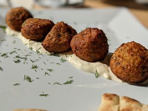 Tomato balls with tzatziki at Let's Vegan in Crete
