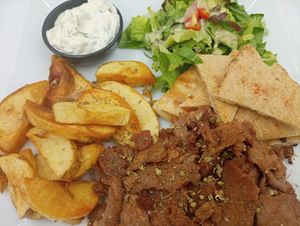 VEGAN GYROS WITH PITA AND TZATZIKI at Let's Vegan in Crete