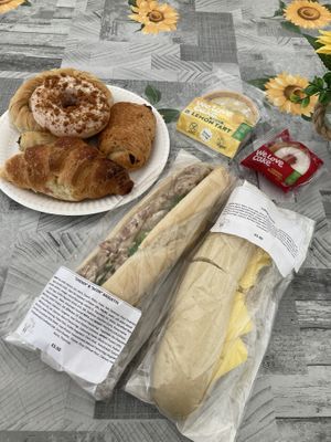   at Hopefield Animal Sanctuary - Max's Cafe in Brentwood