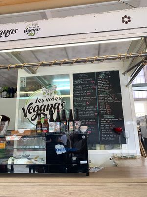 Market stand at Las Niñas Veganas in Cadiz