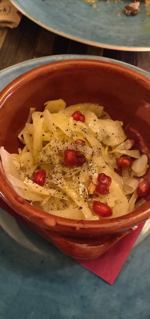 Fennel carpaccio with pomegranate at Munz Munz in Monopoli