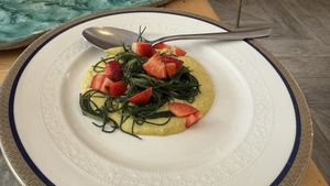 Hummus 🤩  at Munz Munz in Monopoli