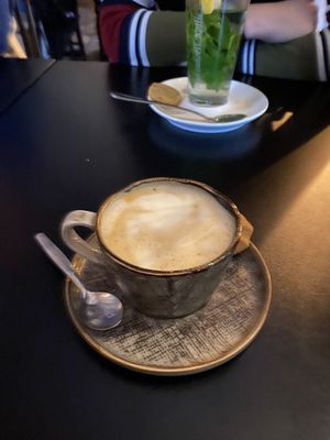 Cappuccino met havermelk   at Van Doorn en Doorn in Enschede