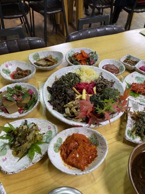 Another gorgeous spread!  at Jeombongsan Sanchae in Sokcho