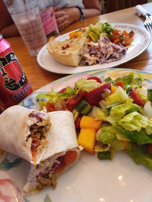 All vegan. All delicious
Kebab with salad
Quiche with salad, coleslaw, tomatos at Hank's Deli & Shop in Ipswich