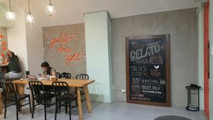 Interior at Afters Espresso Desserts in Quezon City