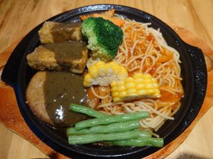 綜合雙拼 combo sizzler NT$350 at Loving Hut - Heping Branch in Taipei