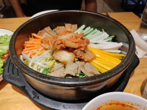 Kimchi bibimbap at Loving Hut - Heping Branch in Taipei