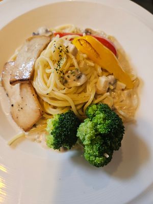 Alfredo at Loving Hut - Heping Branch in Taipei