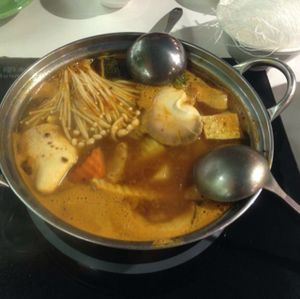 Curry hot pot at Loving Hut - Heping Branch in Taipei