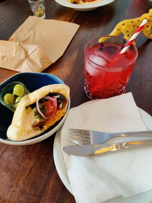 Pita sabich and pink lemonade at Kukla in Valencia