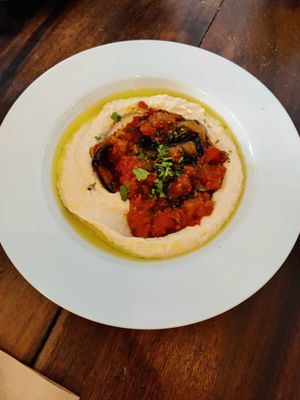 Melanzana hummus at Kukla in Valencia