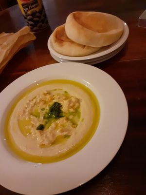 Hummus mashawasha at Kukla in Valencia