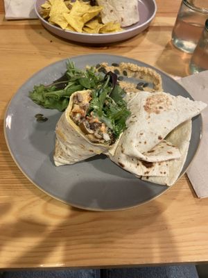 Wrap falafel & hummus at Kind Kitchen in Porto