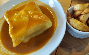 Francesca vegan at Kind Kitchen in Porto